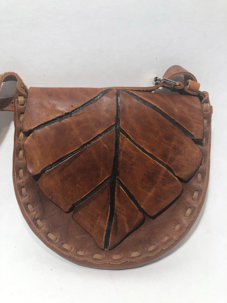 Handmade leaf leather purse